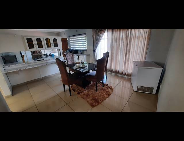 7 BEDROOM FREEHOLD FOR SALE IN ELSBURG